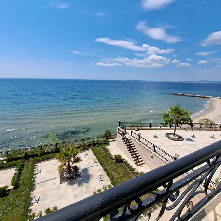 Onyx 2 Private Beach Apartment *